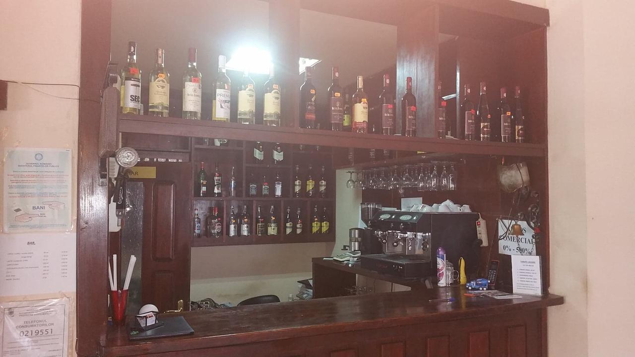 Motel Restaurant Lowe เดวา ภายนอก รูปภาพ