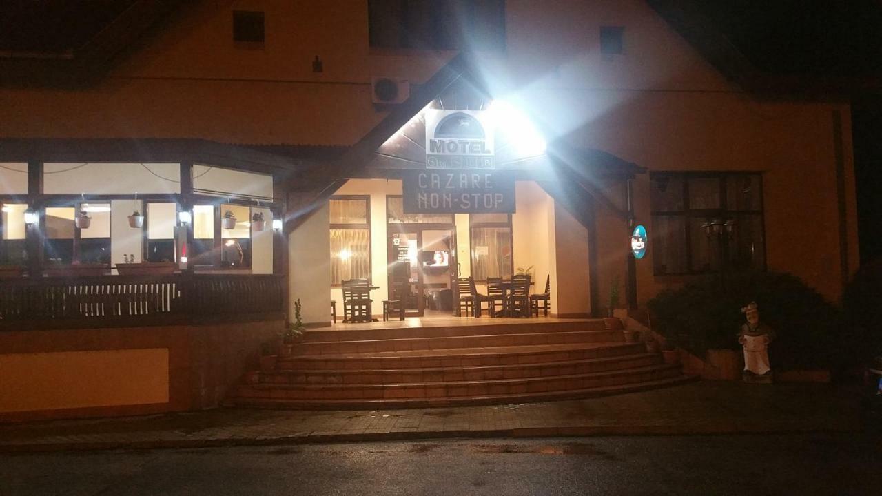 Motel Restaurant Lowe เดวา ภายนอก รูปภาพ
