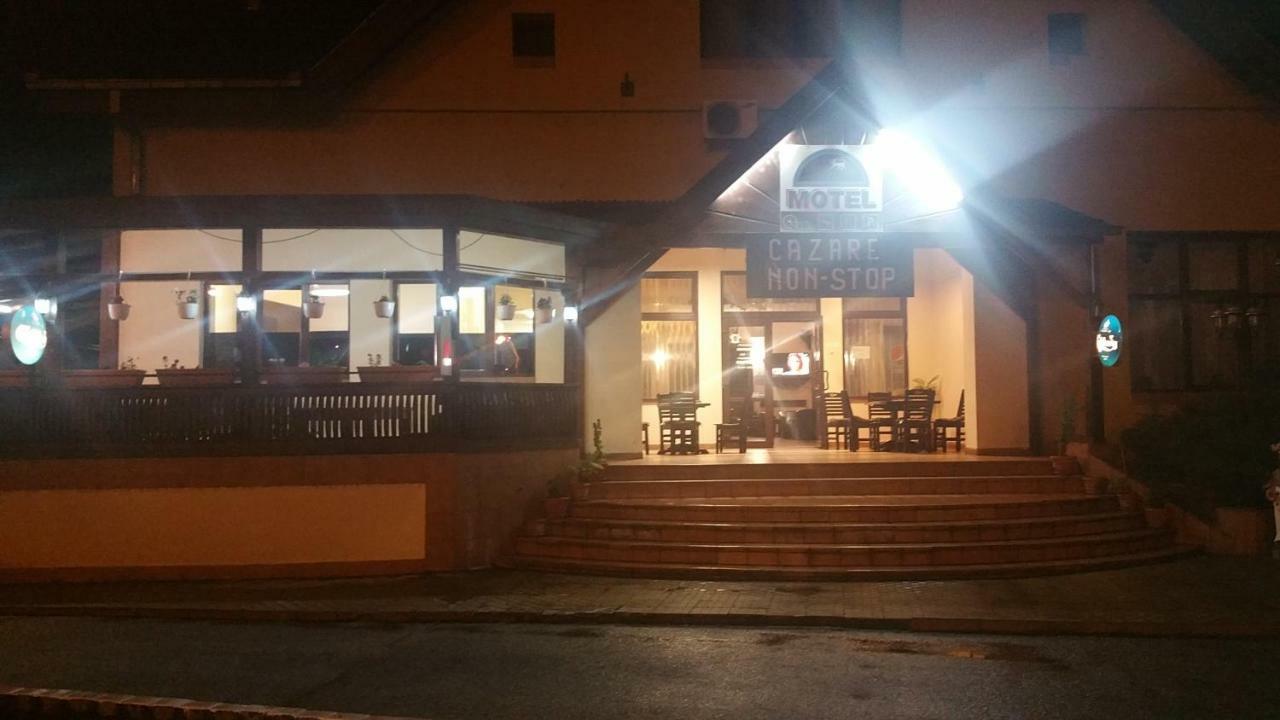 Motel Restaurant Lowe เดวา ภายนอก รูปภาพ